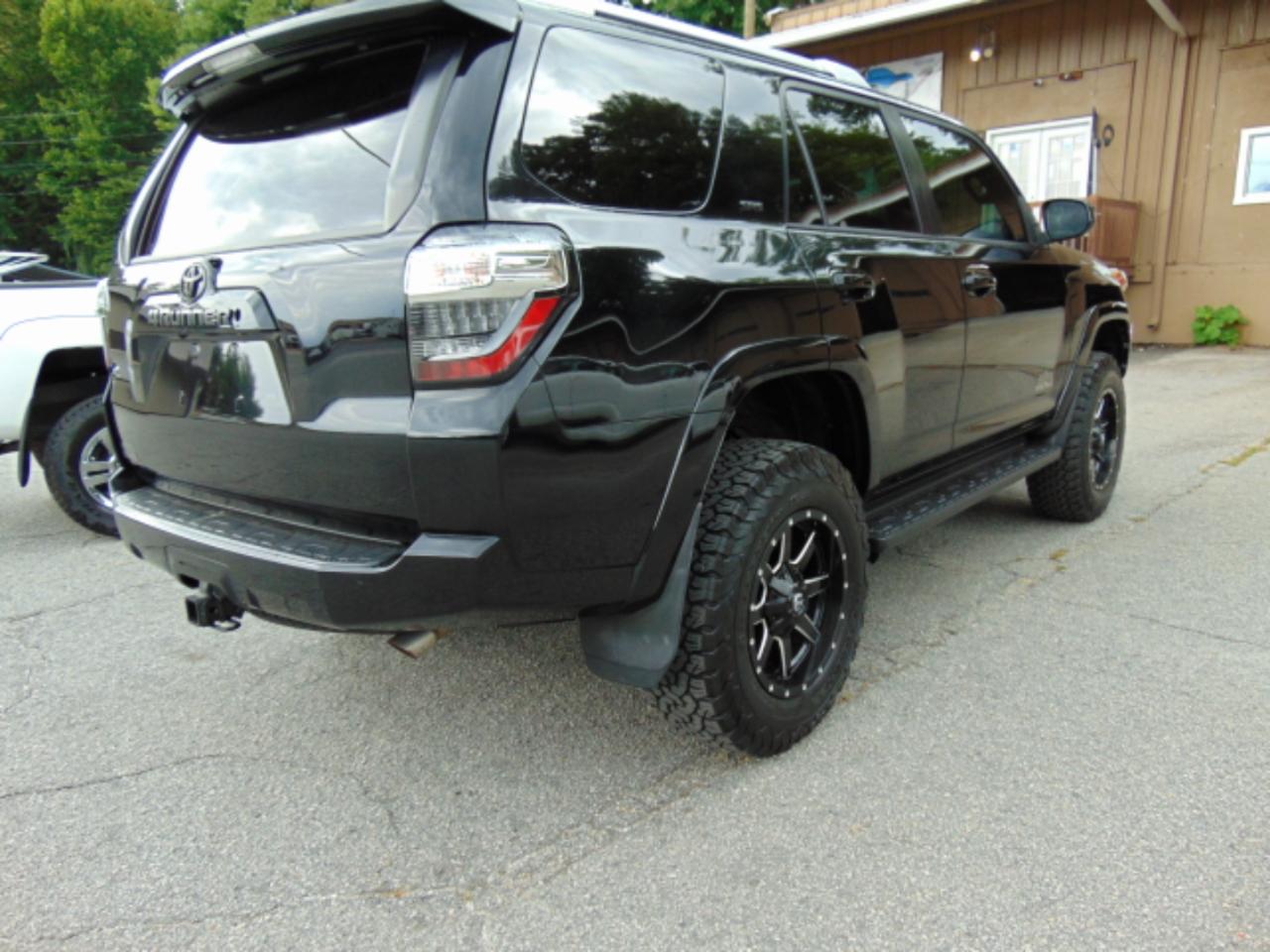 Toyota 4Runner SR5 4WD 2017