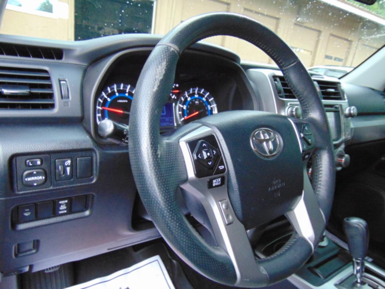 Toyota 4Runner SR5 4WD 2017