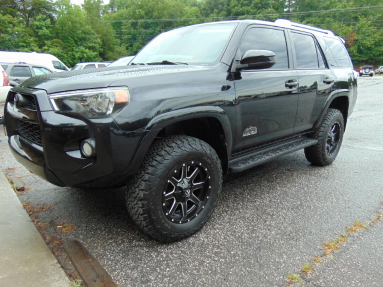 Toyota 4Runner SR5 4WD 2017