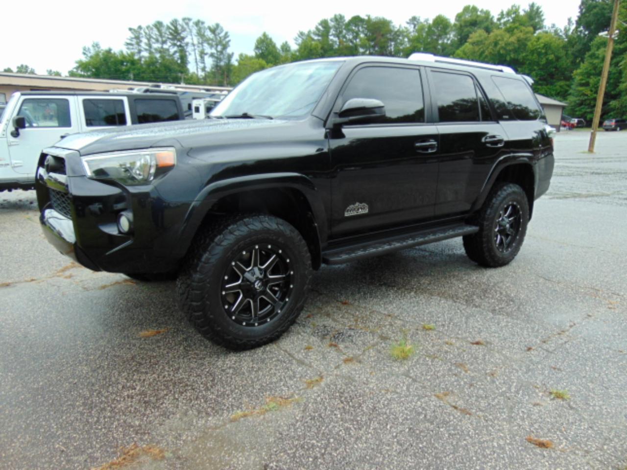 Toyota 4Runner SR5 4WD 2017
