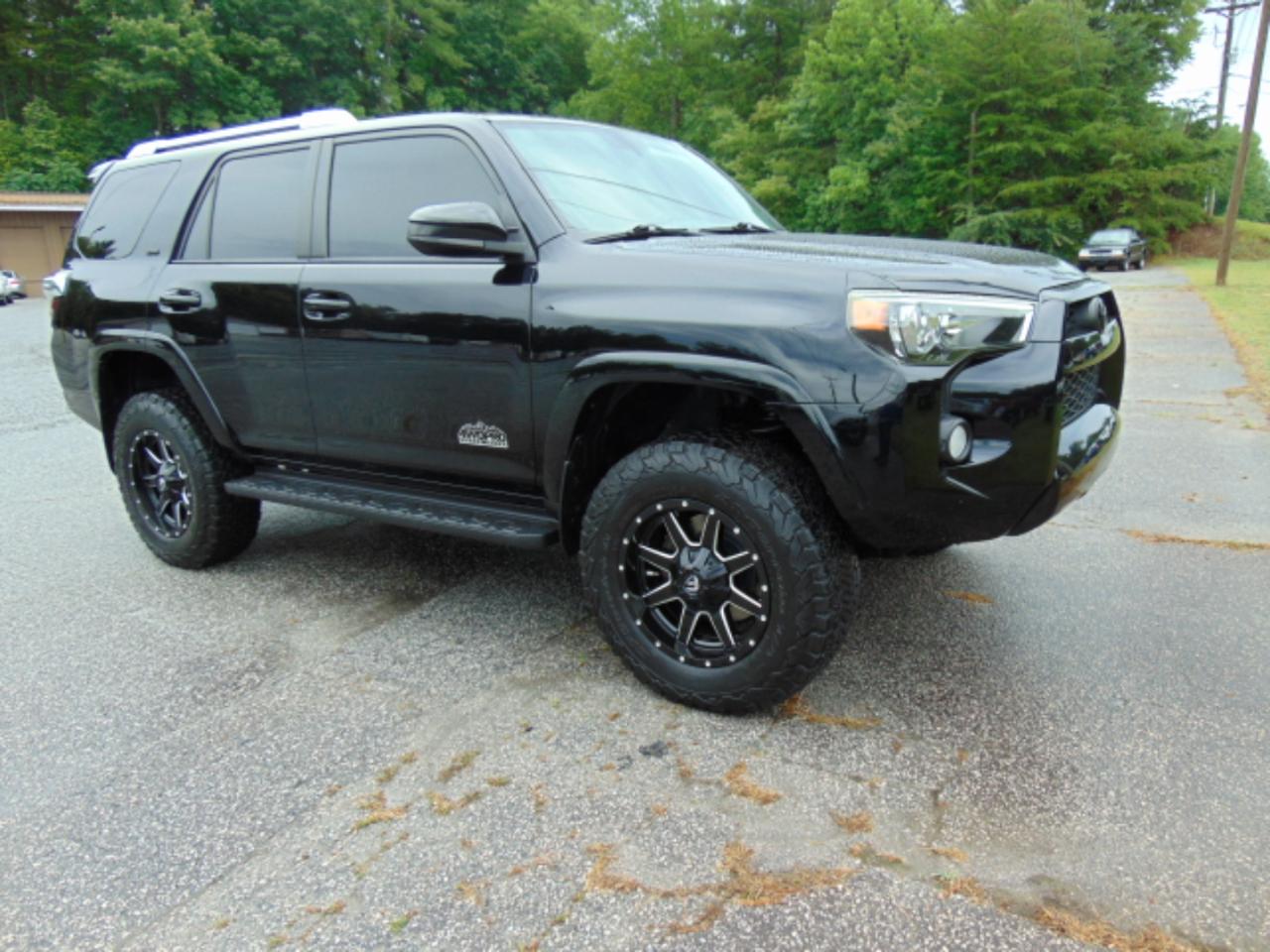 Toyota 4Runner SR5 4WD 2017