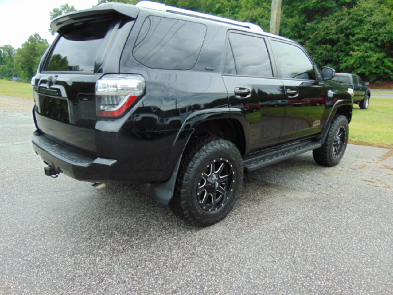 Toyota 4Runner SR5 4WD 2017
