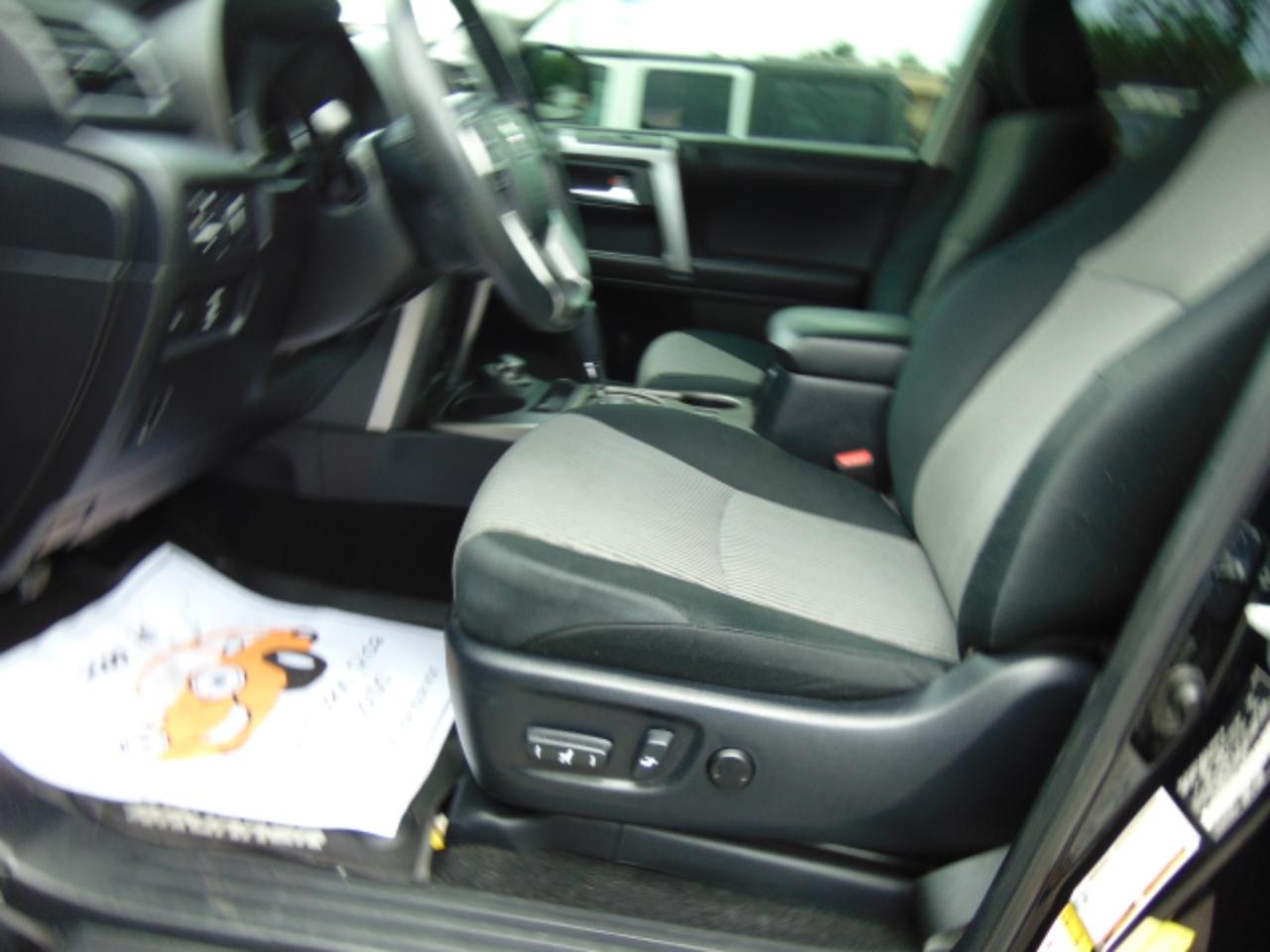 Toyota 4Runner SR5 4WD 2017