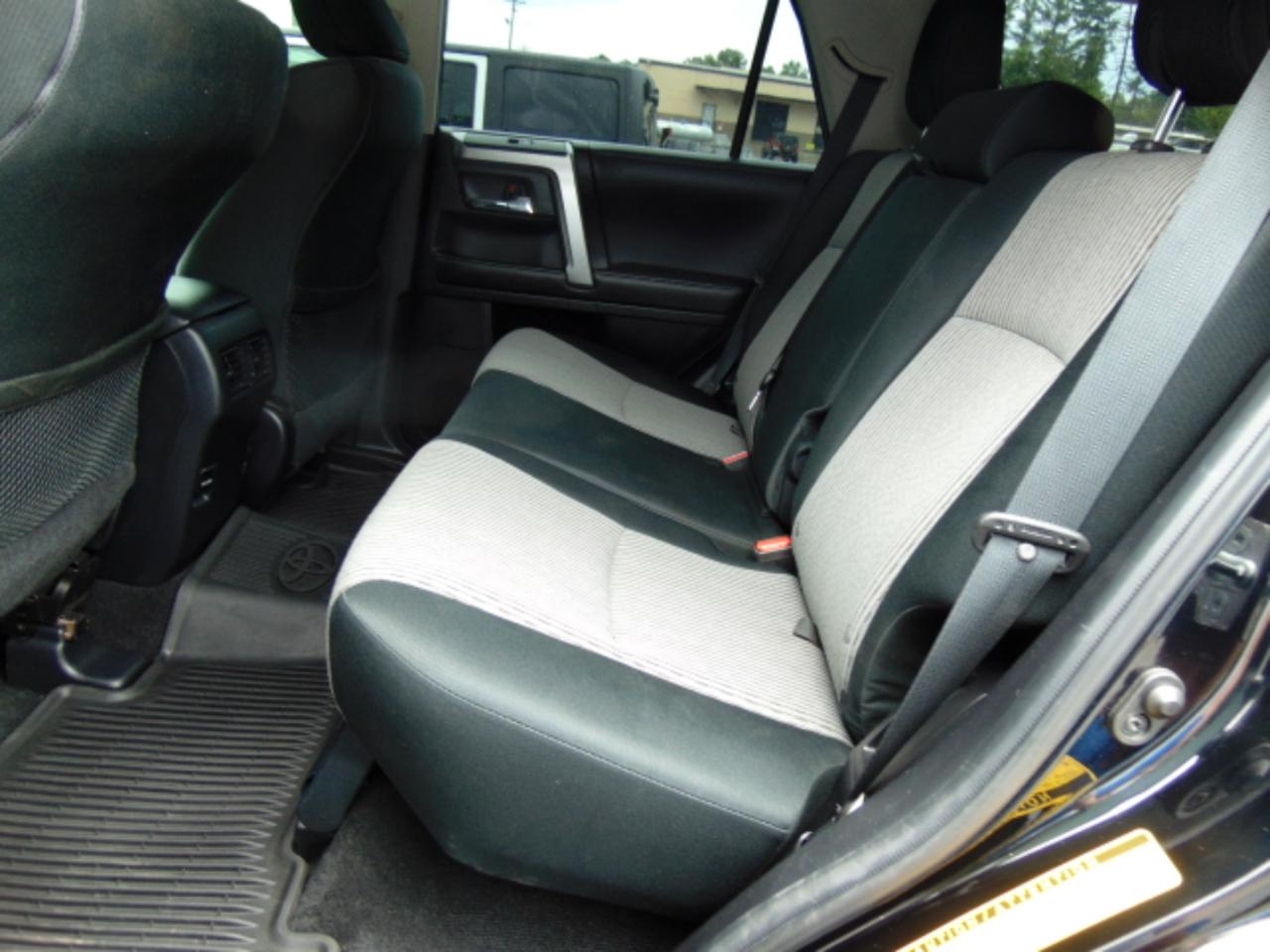 Toyota 4Runner SR5 4WD 2017