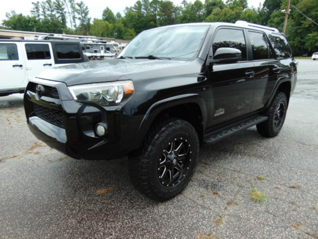 Toyota 4Runner SR5 4WD 2017