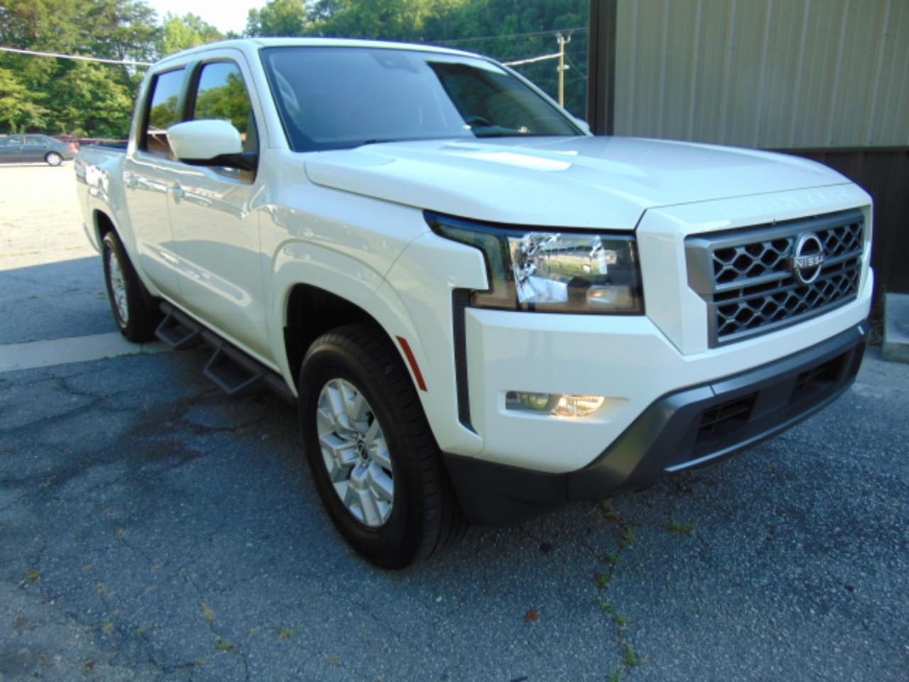 Nissan Frontier SV Crew Cab SWB 4WD 2022