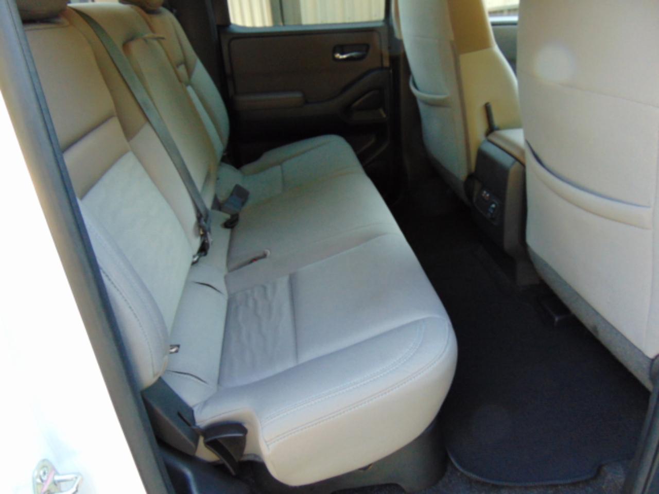 Nissan Frontier SV Crew Cab SWB 4WD 2022