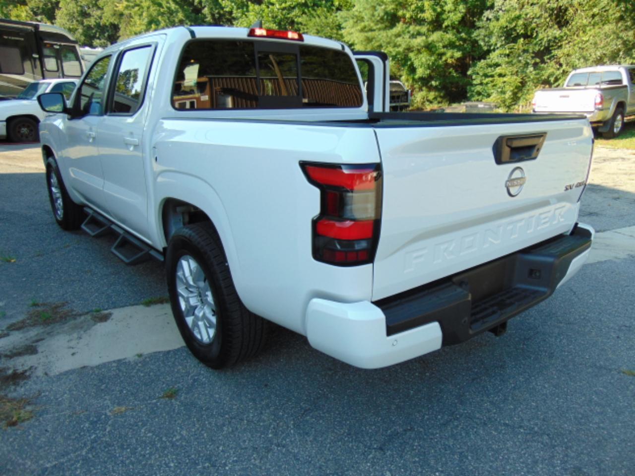 Nissan Frontier SV Crew Cab SWB 4WD 2022