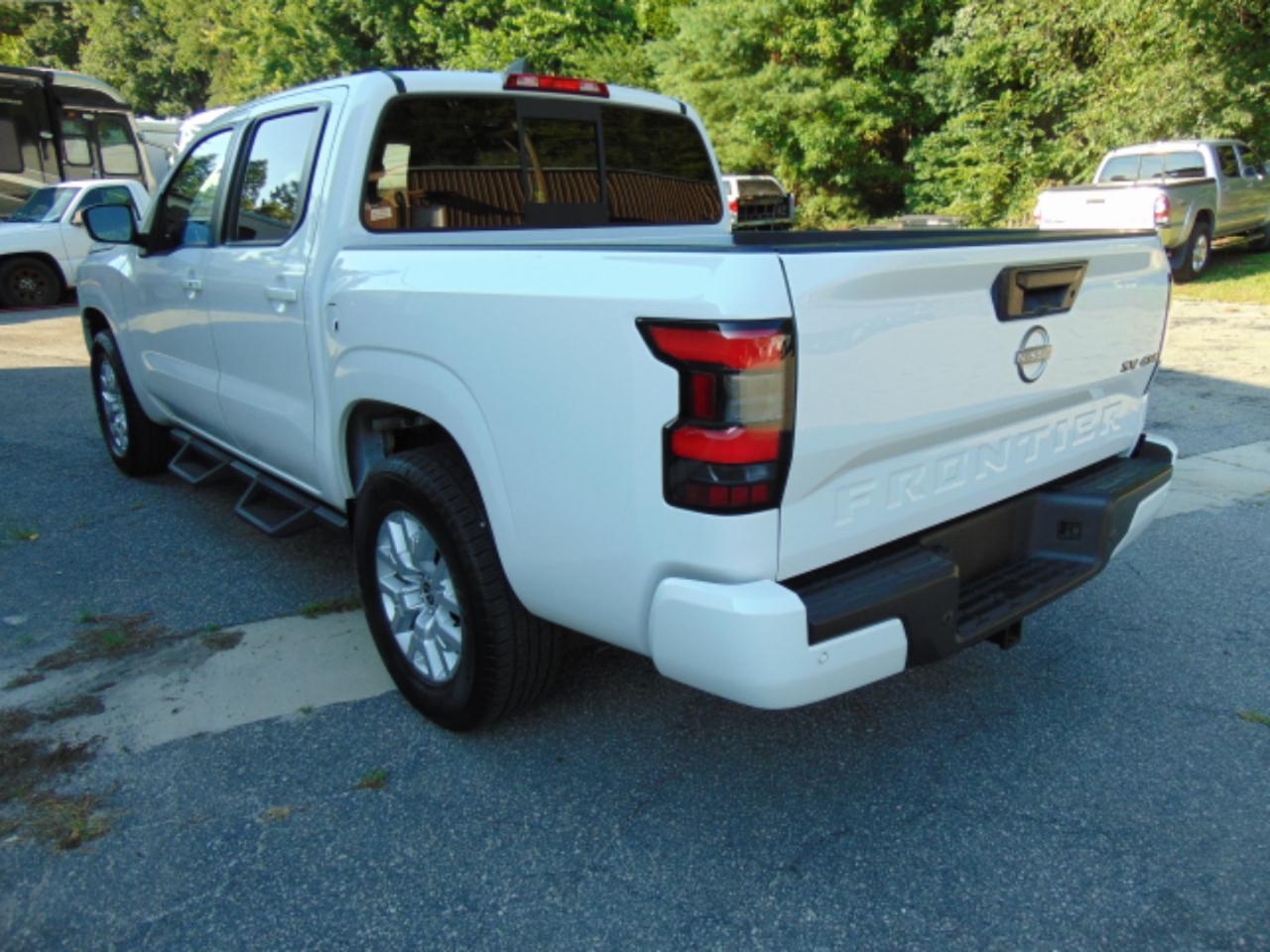 Nissan Frontier SV Crew Cab SWB 4WD 2022