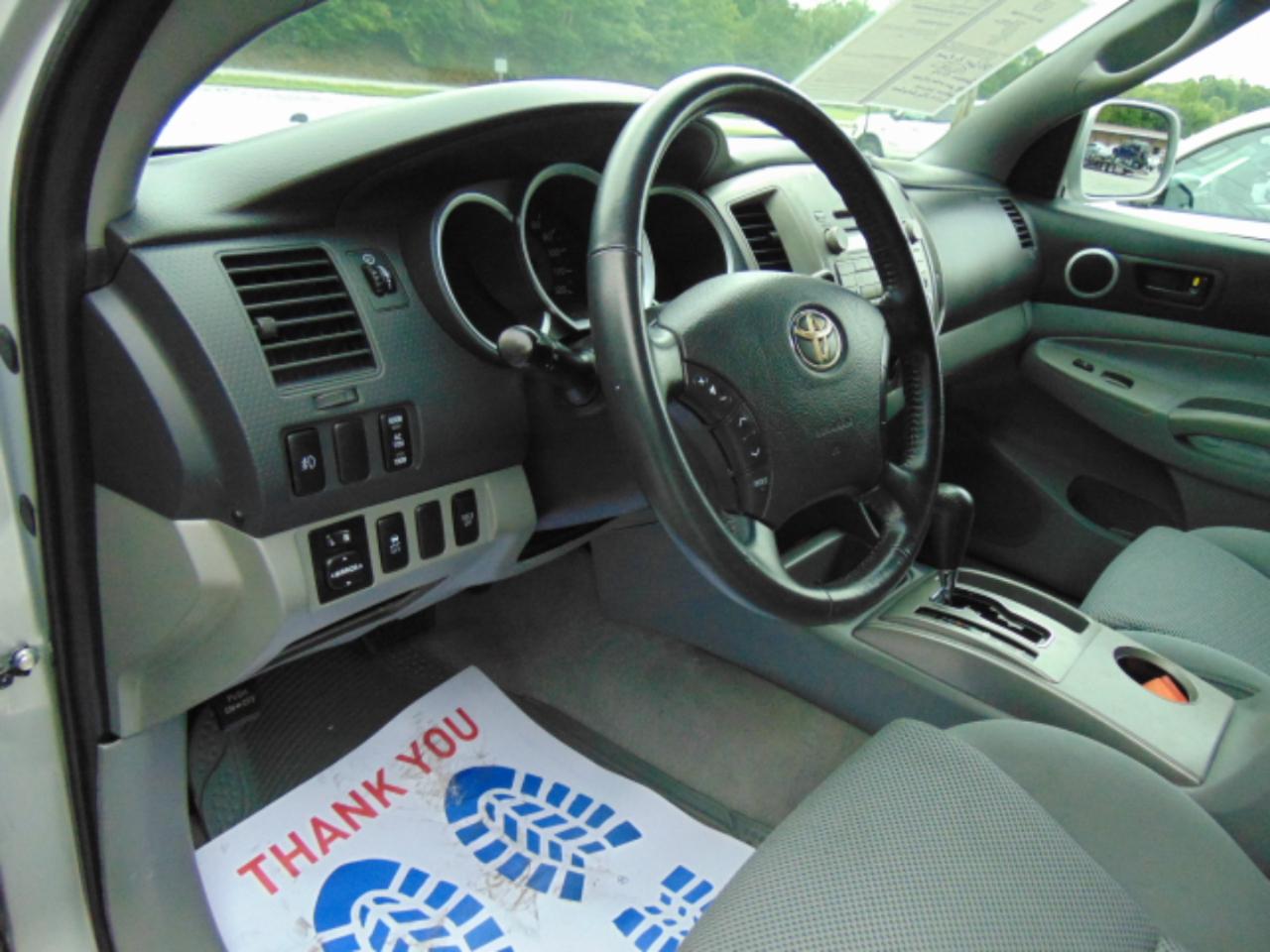 Toyota Tacoma PreRunner Double Cab V6 Auto 2WD 2009
