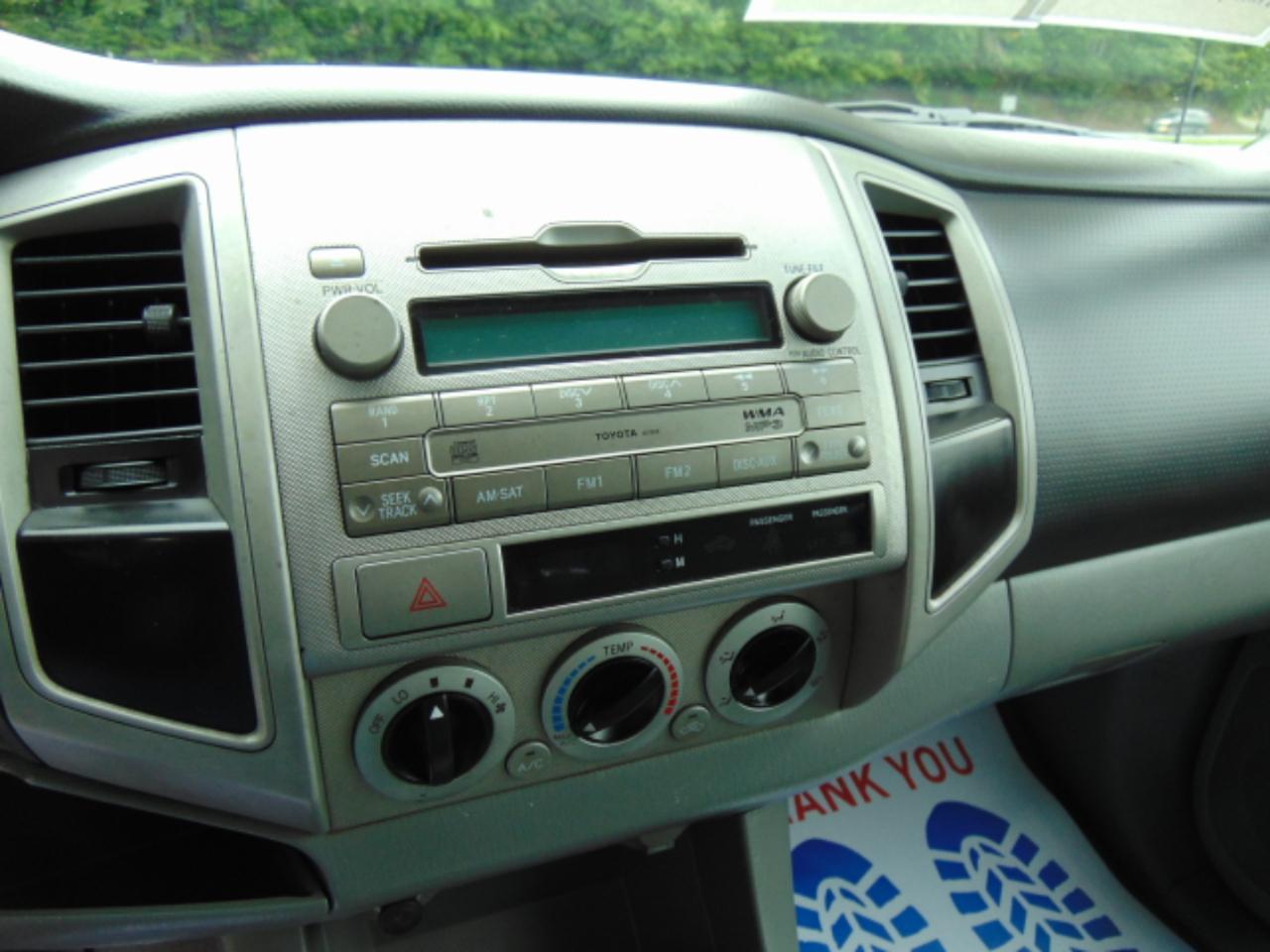 Toyota Tacoma PreRunner Double Cab V6 Auto 2WD 2009