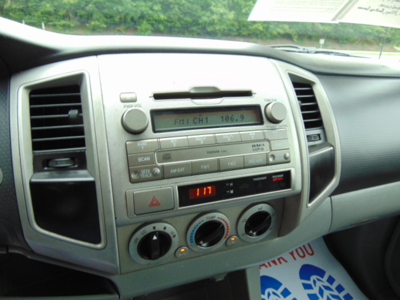 Toyota Tacoma PreRunner Double Cab V6 Auto 2WD 2009