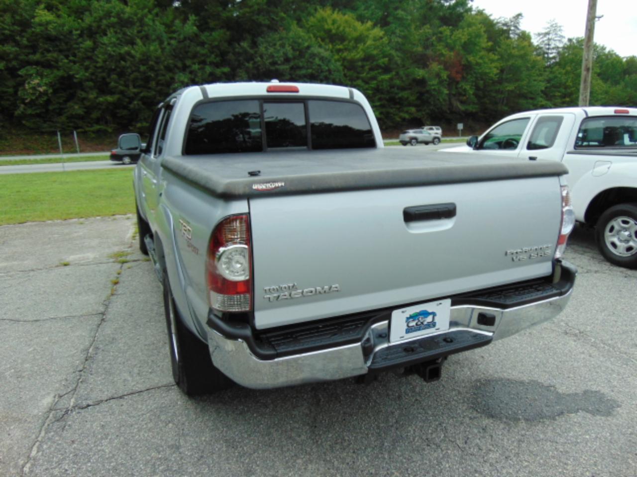 Toyota Tacoma PreRunner Double Cab V6 Auto 2WD 2009