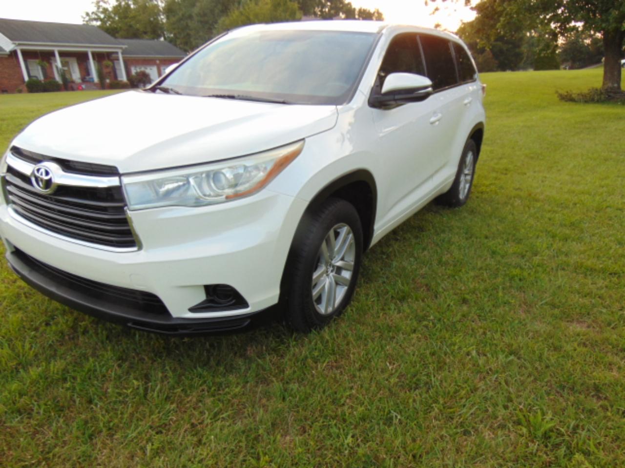 Toyota Highlander LE FWD V6 2016