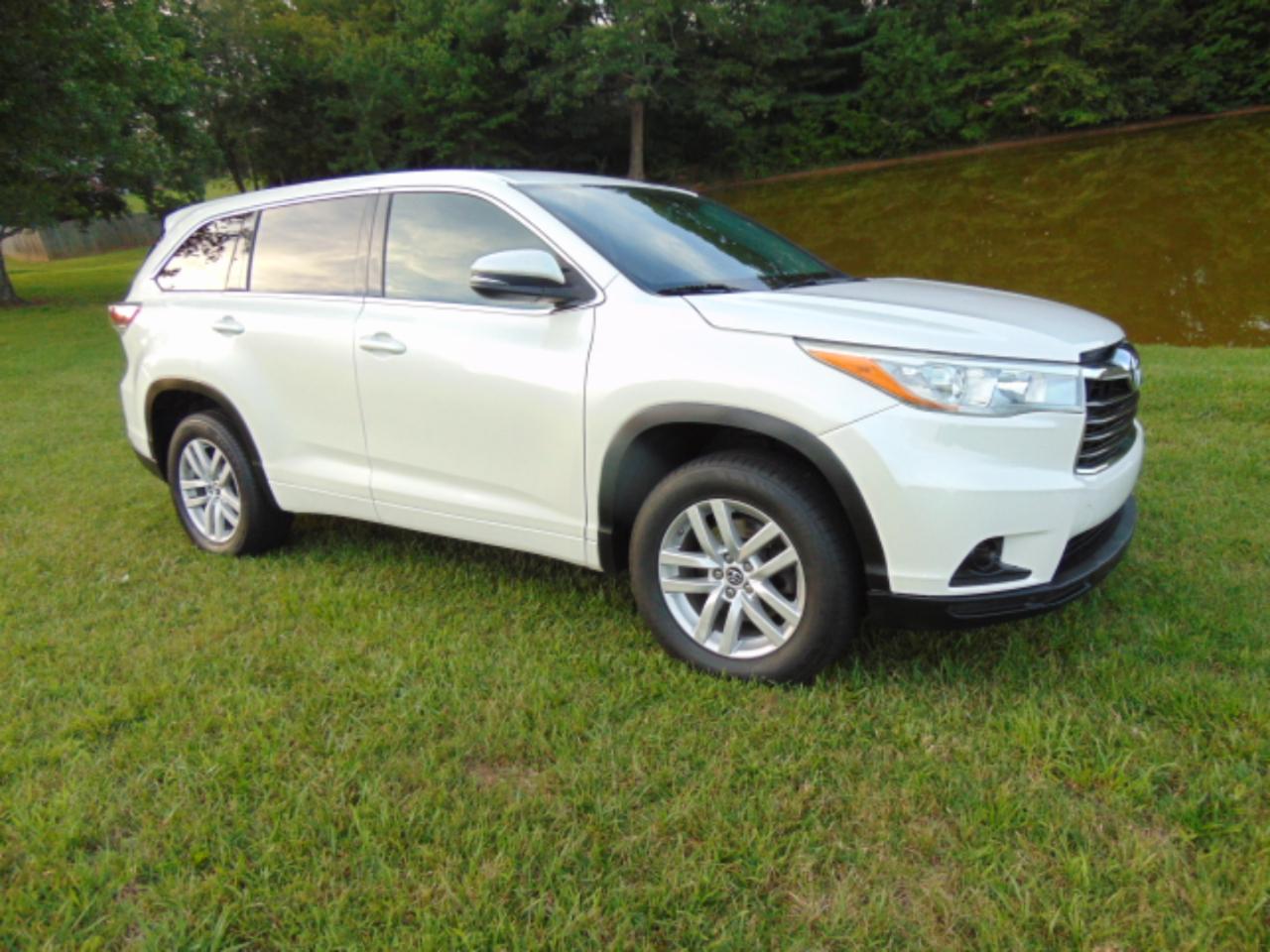 Toyota Highlander LE FWD V6 2016