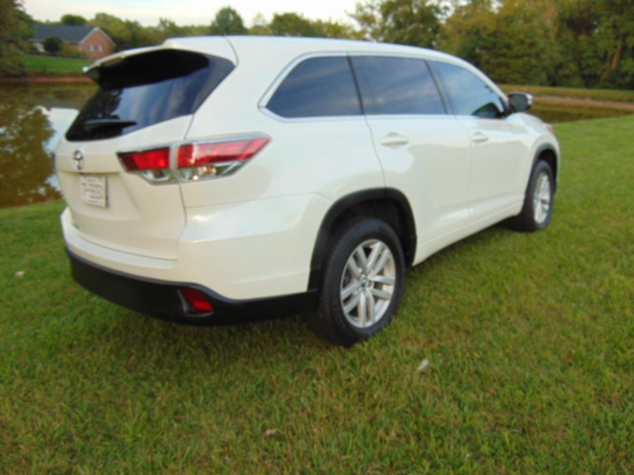 Toyota Highlander LE FWD V6 2016