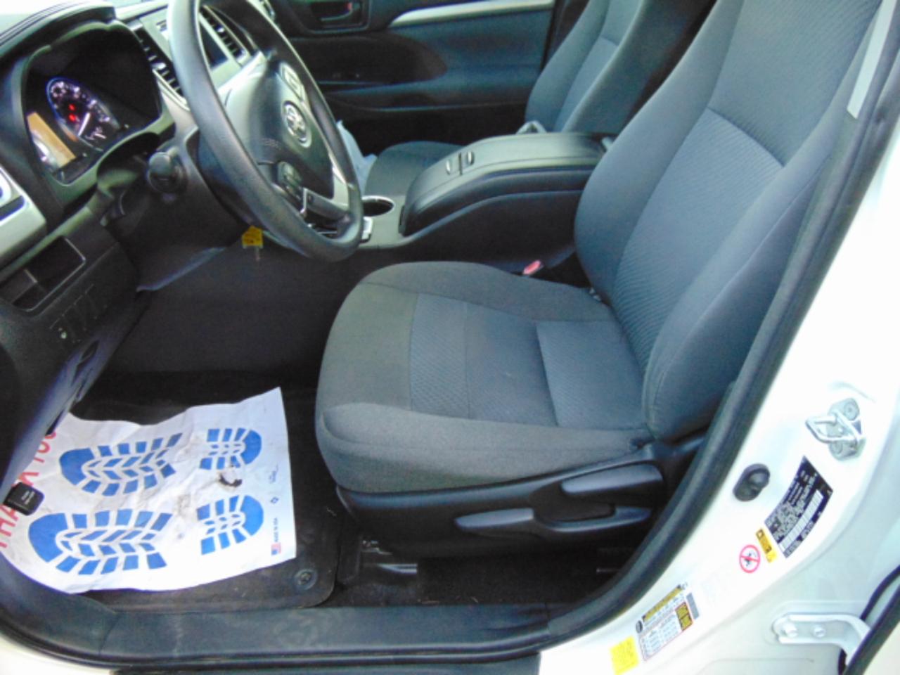 Toyota Highlander LE FWD V6 2016