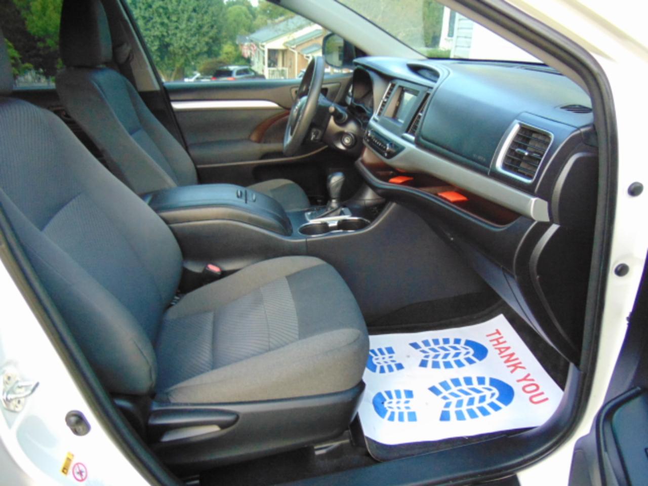 Toyota Highlander LE FWD V6 2016