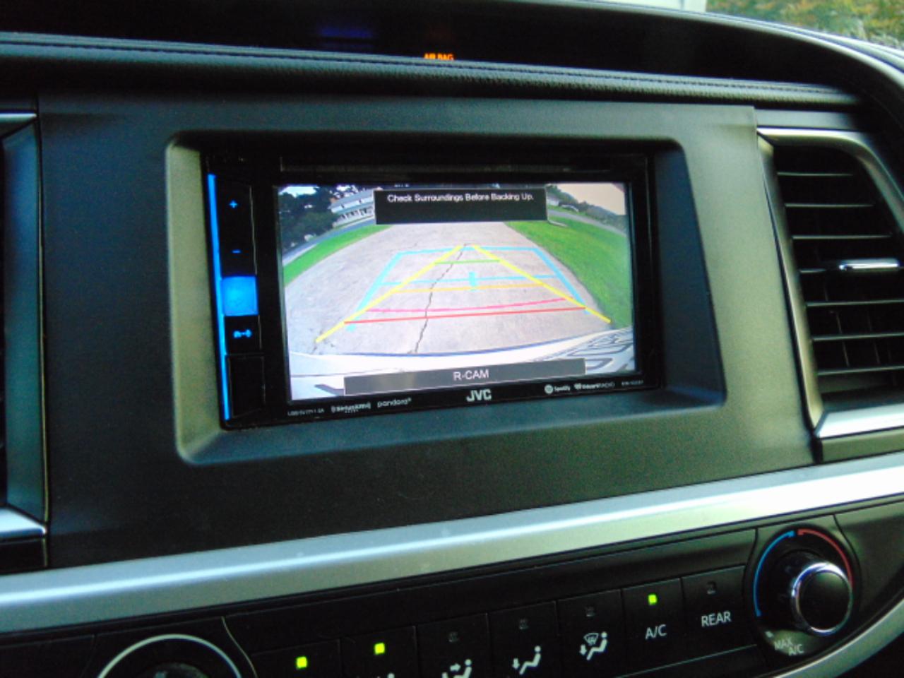 Toyota Highlander LE FWD V6 2016