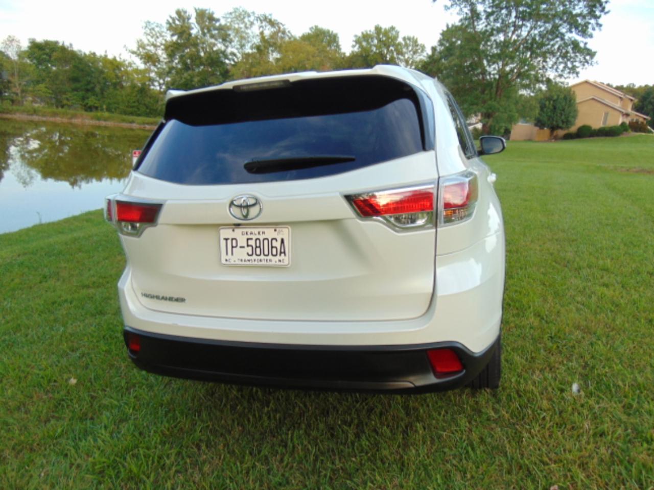 Toyota Highlander LE FWD V6 2016
