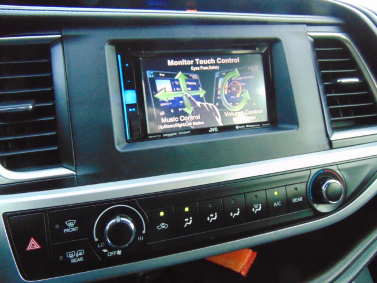 Toyota Highlander LE FWD V6 2016