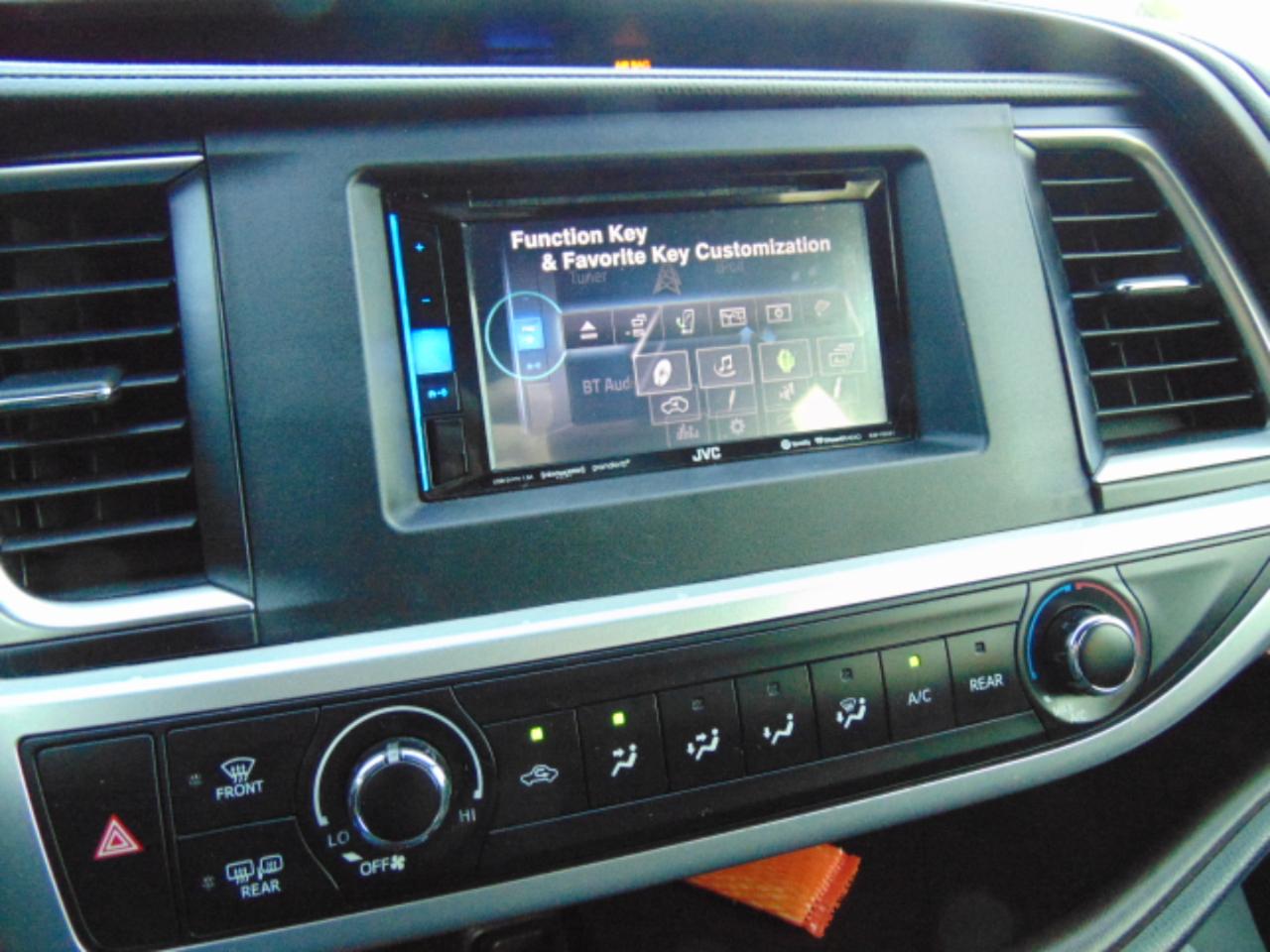Toyota Highlander LE FWD V6 2016
