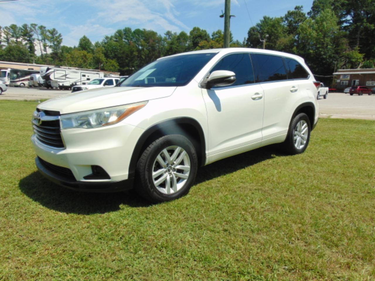 Toyota Highlander LE FWD V6 2016