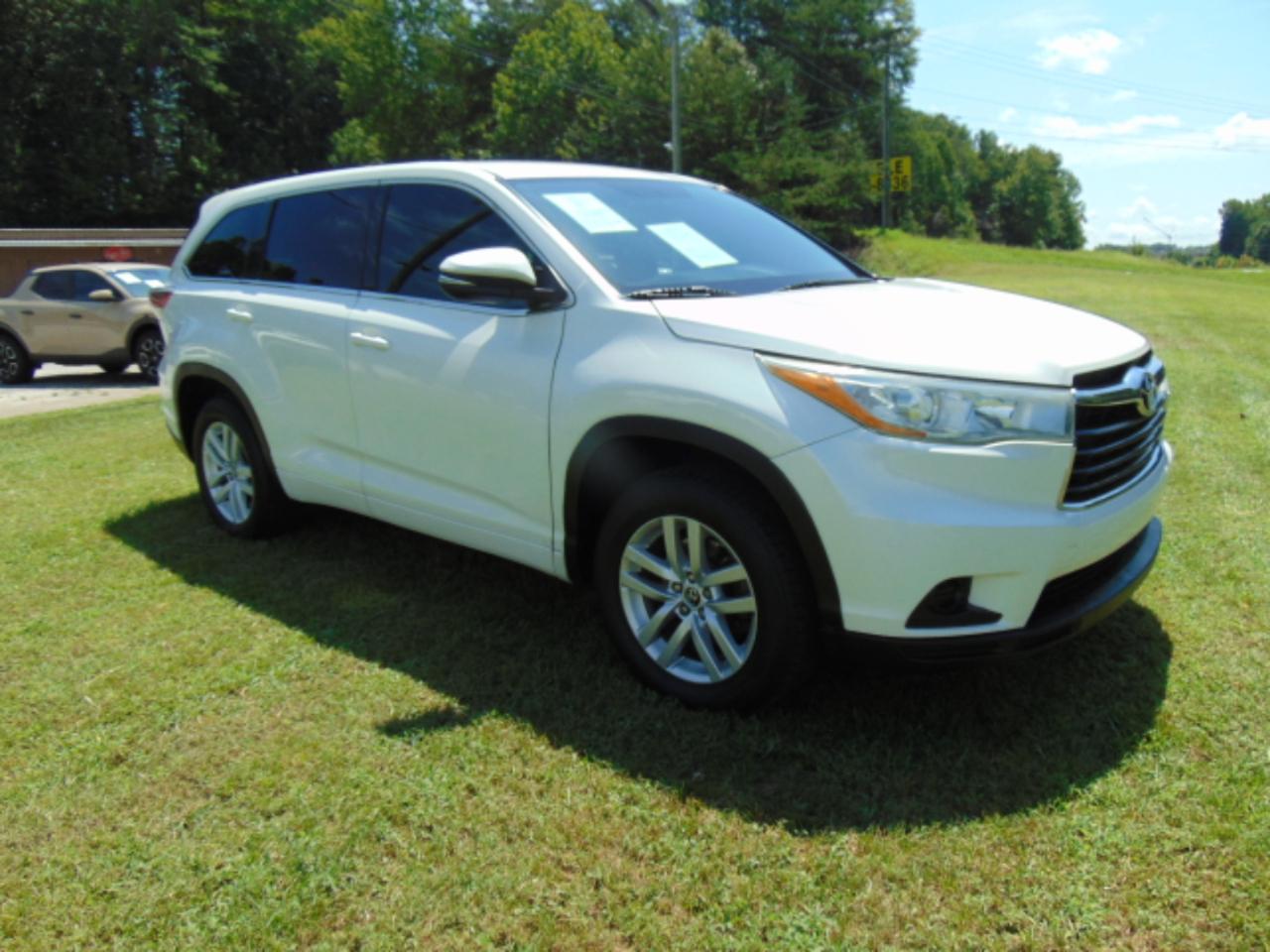 Toyota Highlander LE FWD V6 2016