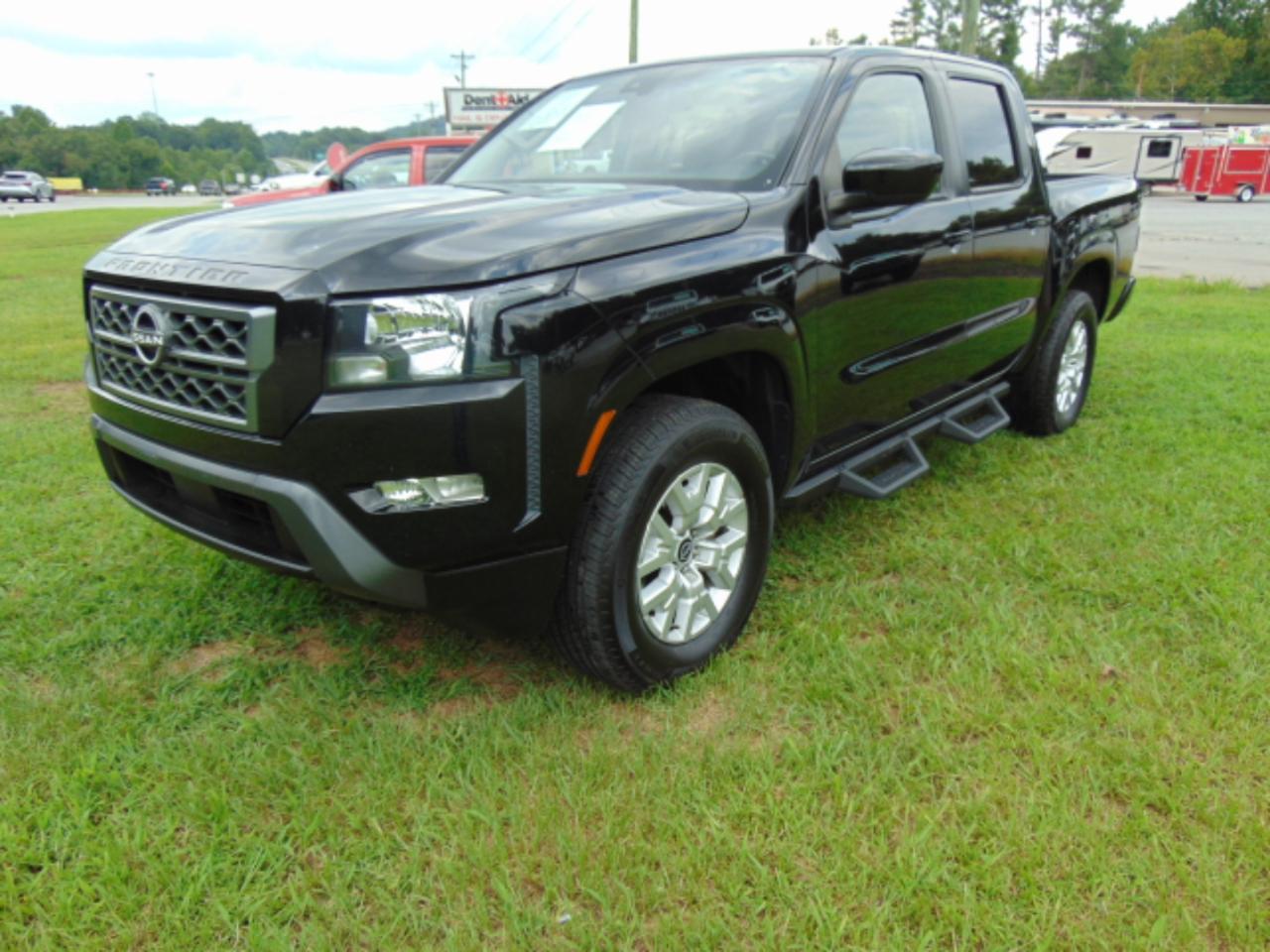 Nissan Frontier SV Crew Cab 4WD 2022