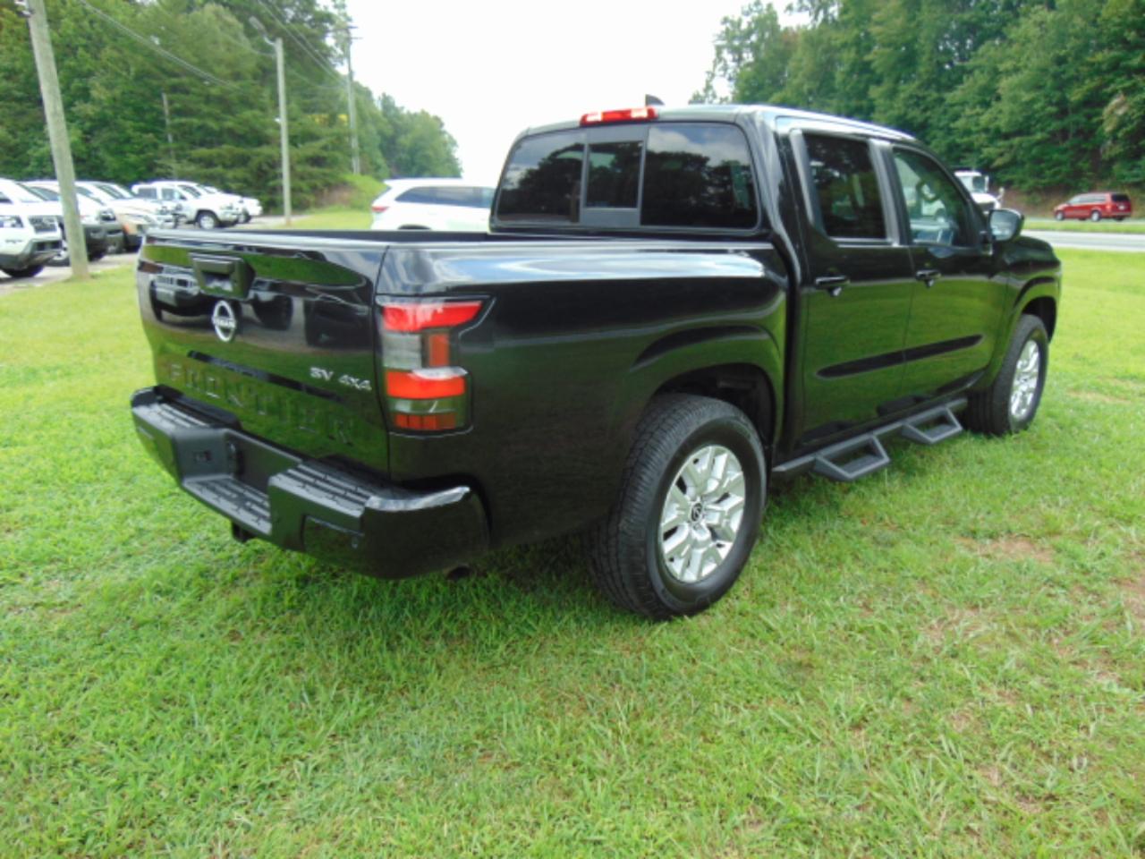 Nissan Frontier SV Crew Cab 4WD 2022