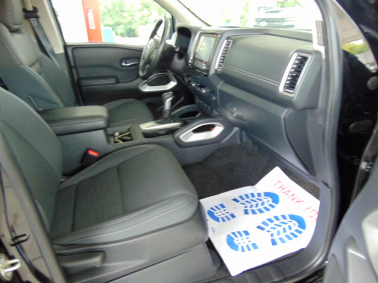 Nissan Frontier SV Crew Cab 4WD 2022