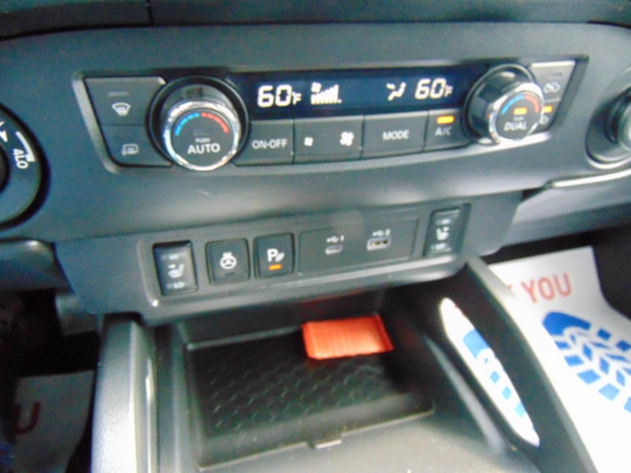 Nissan Frontier SV Crew Cab 4WD 2022