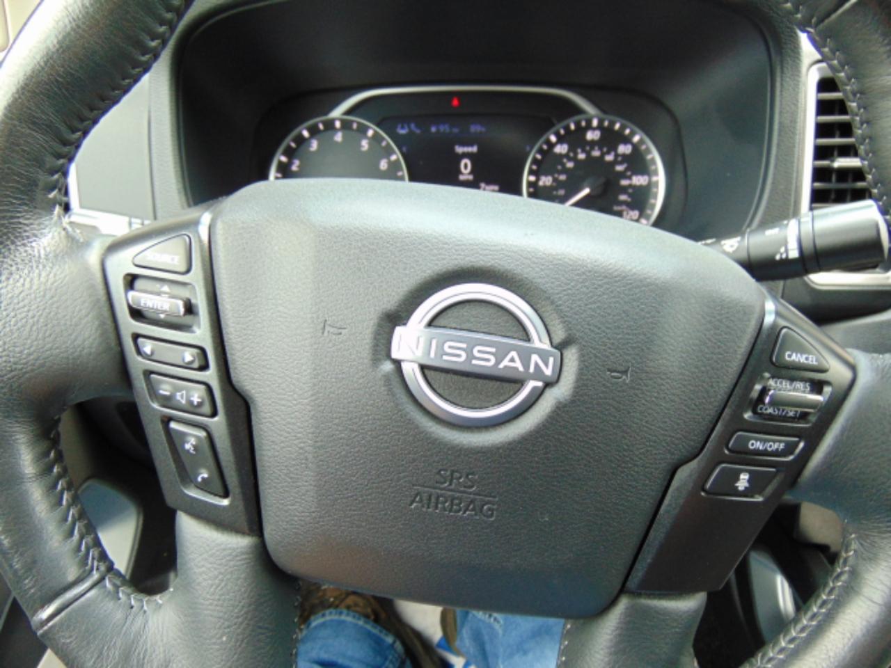 Nissan Frontier SV Crew Cab 4WD 2022