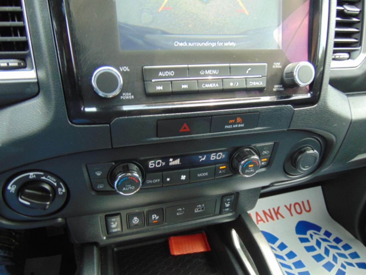 Nissan Frontier SV Crew Cab 4WD 2022