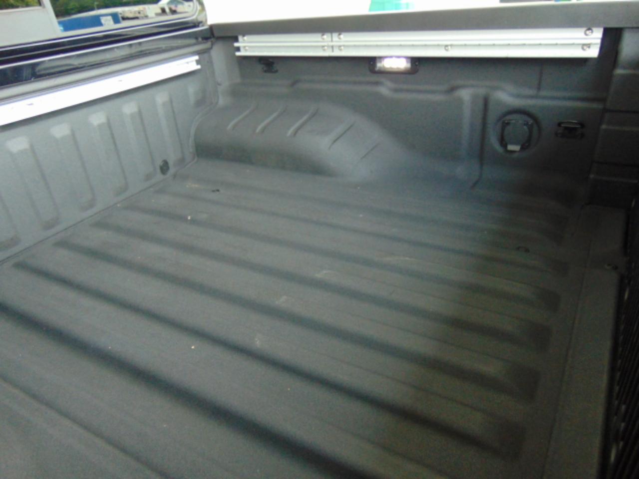 Nissan Frontier SV Crew Cab 4WD 2022