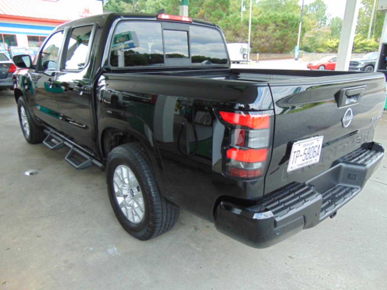Nissan Frontier SV Crew Cab 4WD 2022