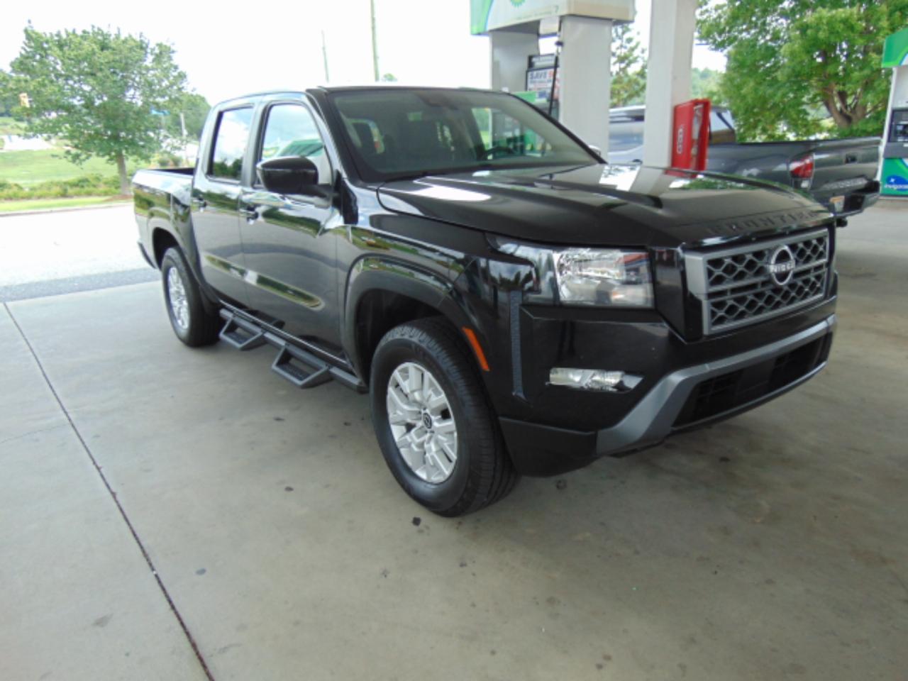 Nissan Frontier SV Crew Cab 4WD 2022