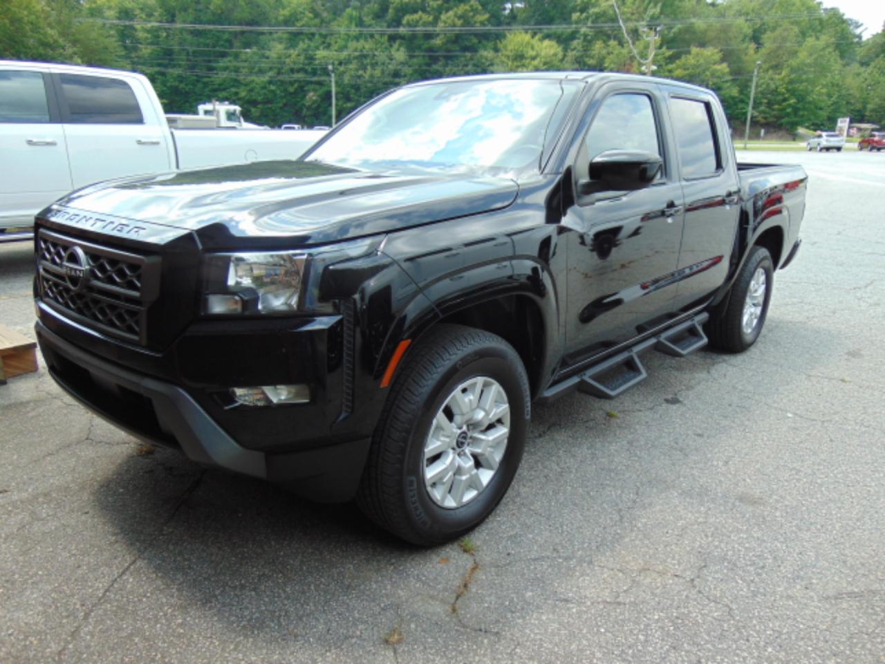 Nissan Frontier SV Crew Cab 4WD 2022