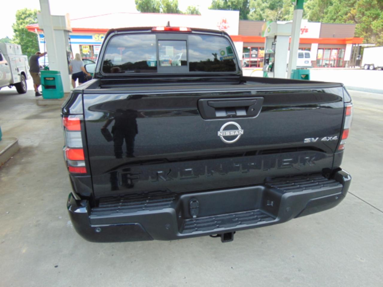 Nissan Frontier SV Crew Cab 4WD 2022