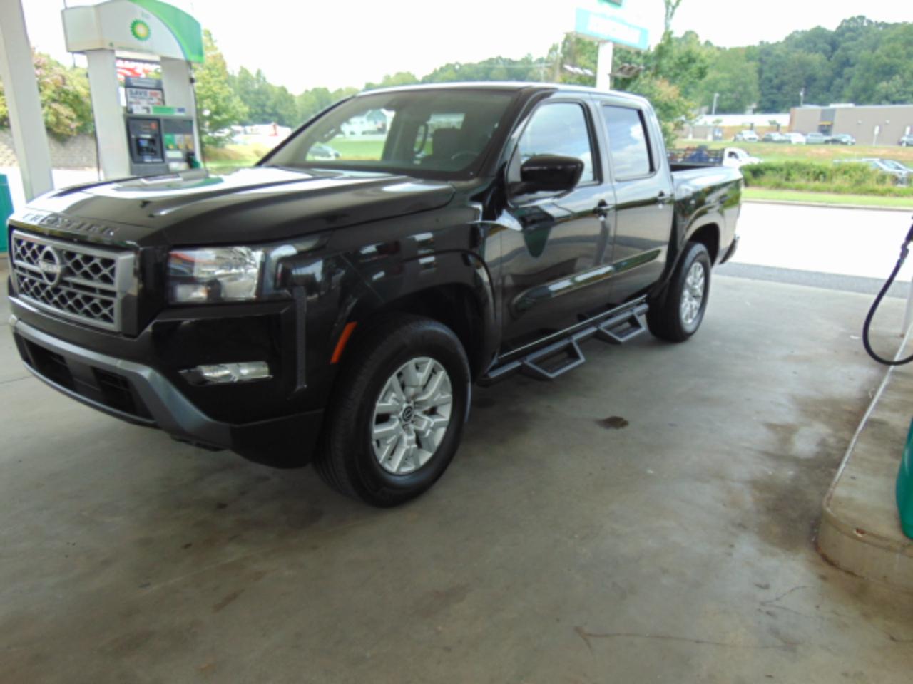 Nissan Frontier SV Crew Cab 4WD 2022