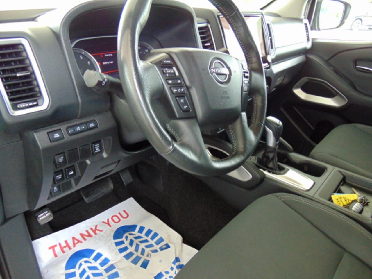 Nissan Frontier SV Crew Cab 4WD 2022