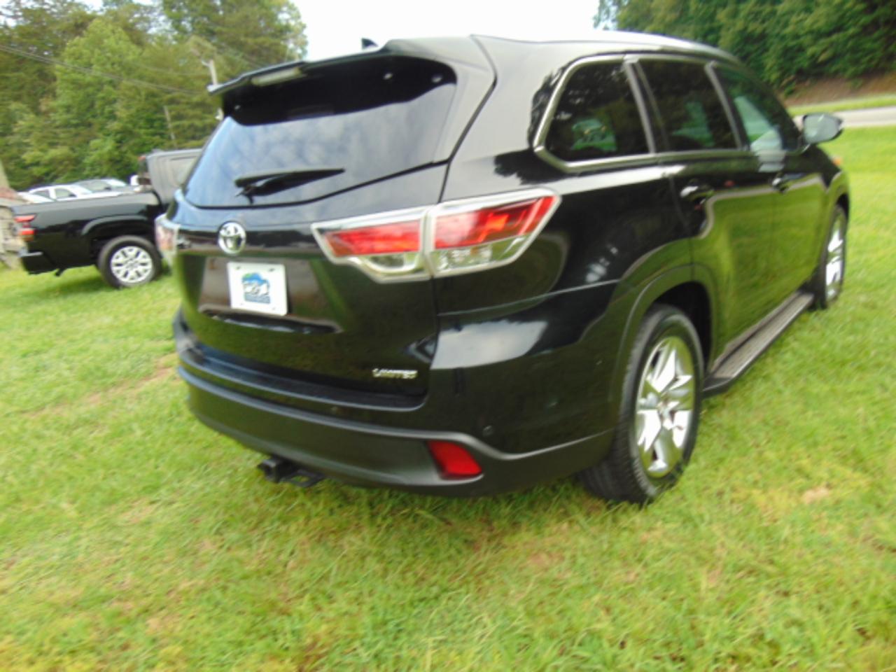 Toyota Highlander Limited FWD V6 2015