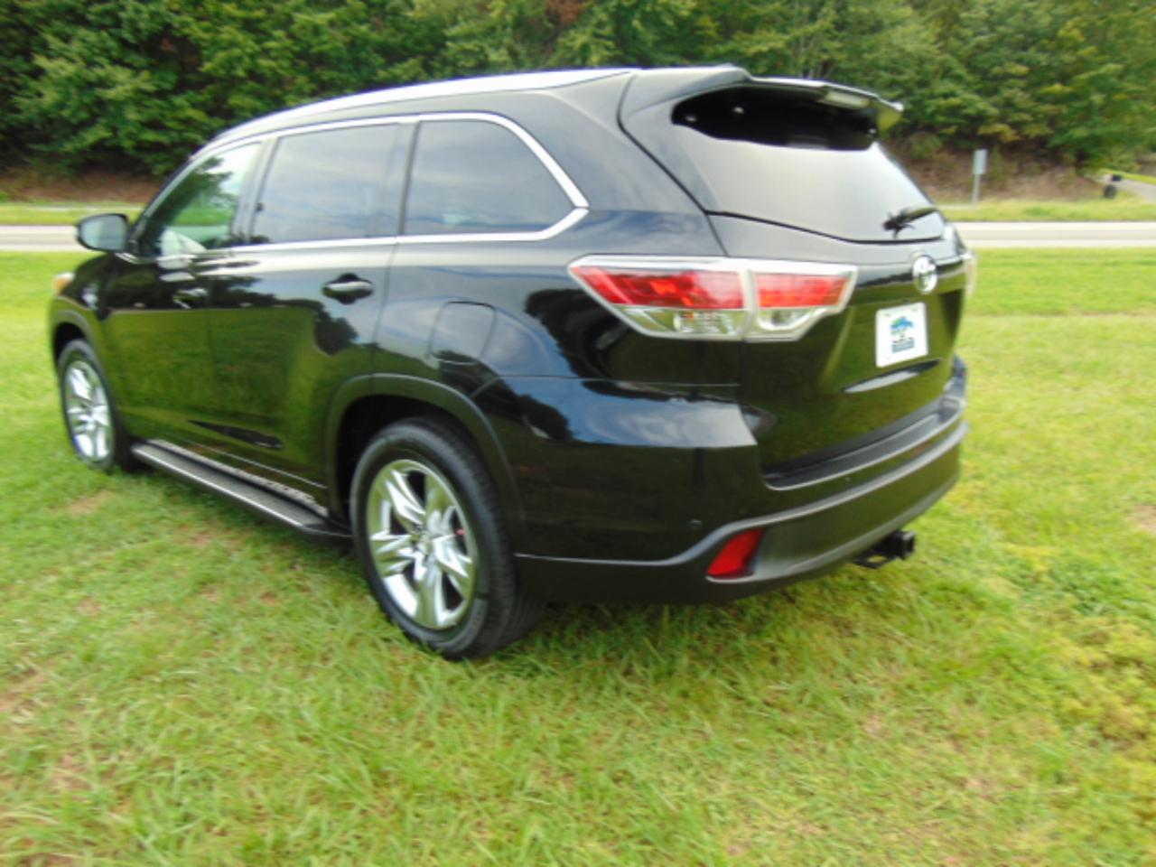 Toyota Highlander Limited FWD V6 2015