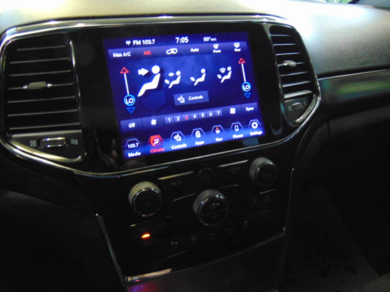 Jeep Grand Cherokee Laredo E 2WD 2021
