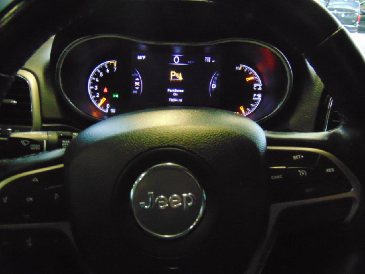 Jeep Grand Cherokee Laredo E 2WD 2021