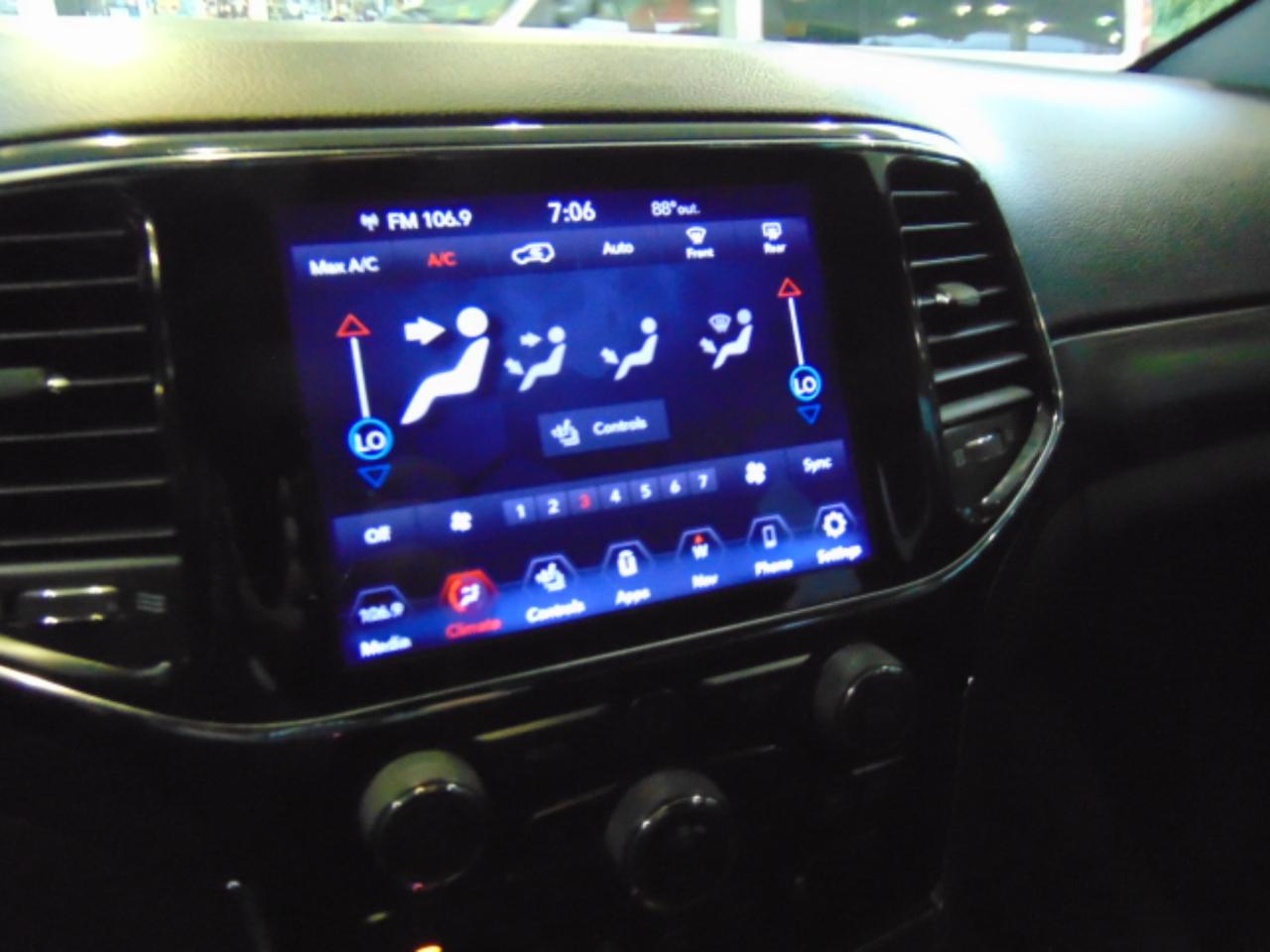 Jeep Grand Cherokee Laredo E 2WD 2021