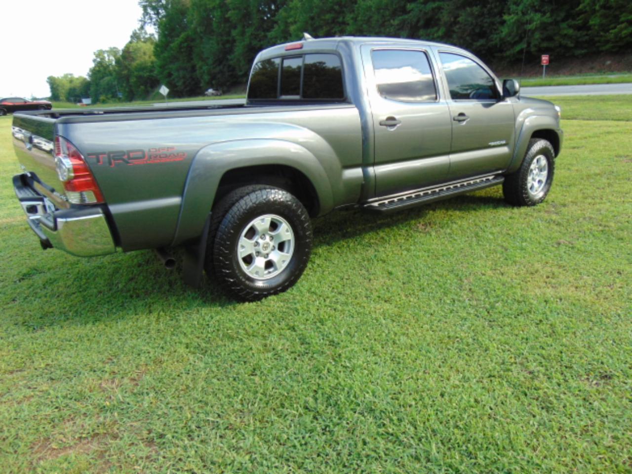Toyota Tacoma Double Cab Long Bed V6 5AT 4WD 2015