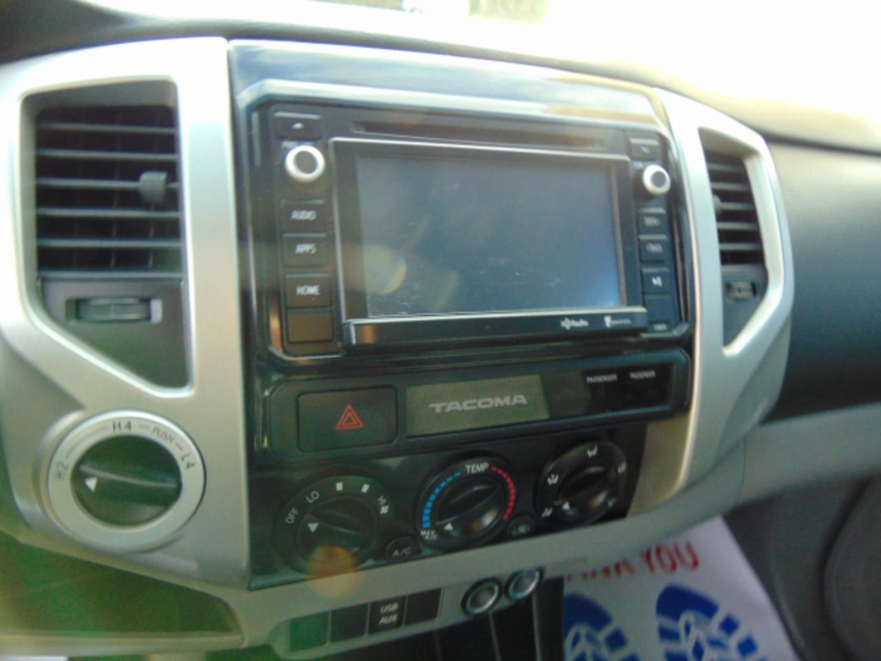 Toyota Tacoma Double Cab Long Bed V6 5AT 4WD 2015