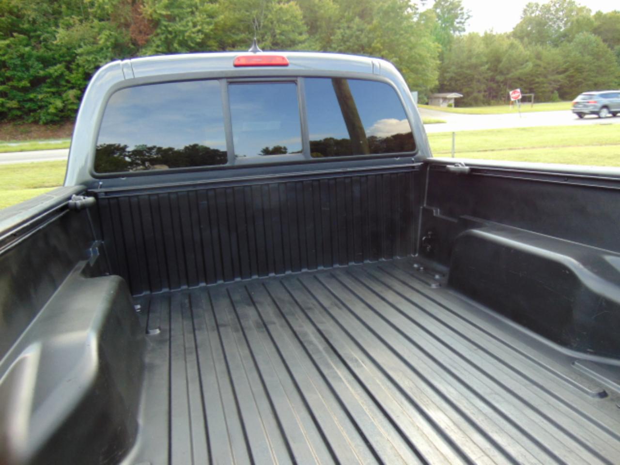 Toyota Tacoma Double Cab Long Bed V6 5AT 4WD 2015