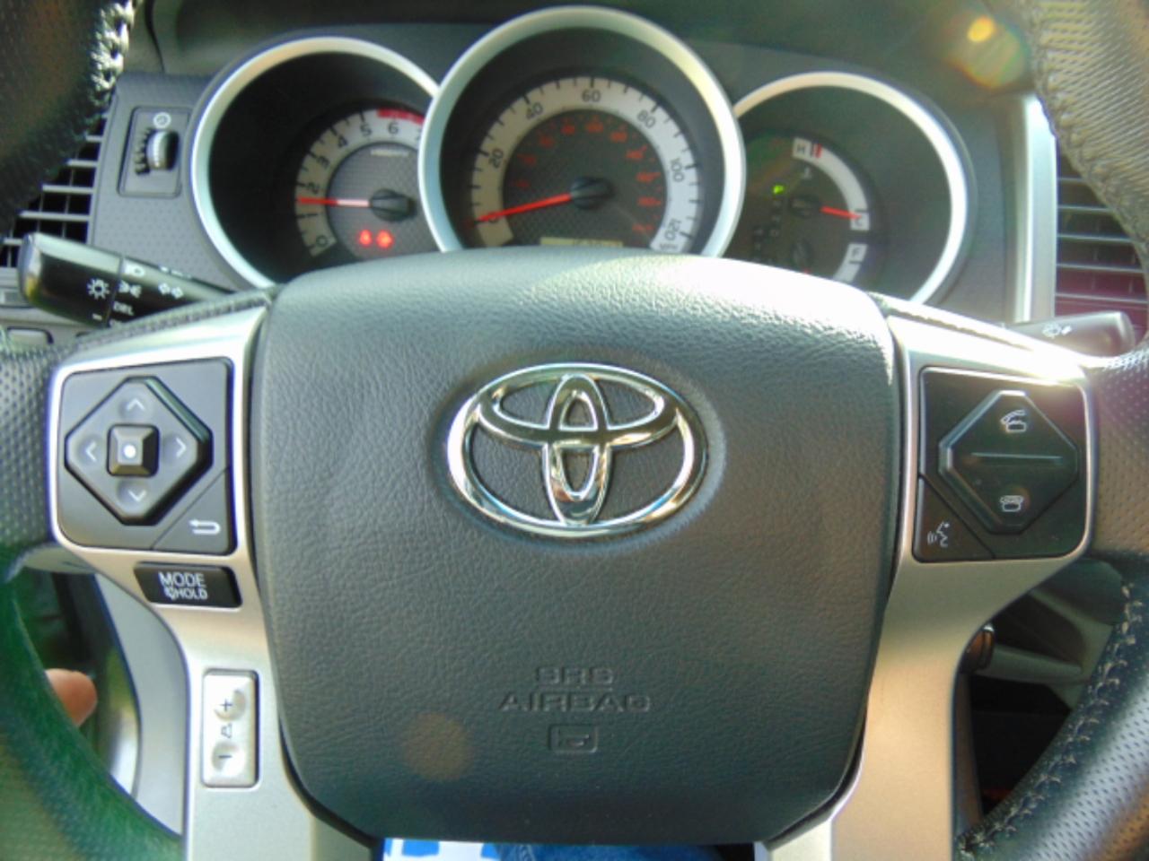 Toyota Tacoma Double Cab Long Bed V6 5AT 4WD 2015